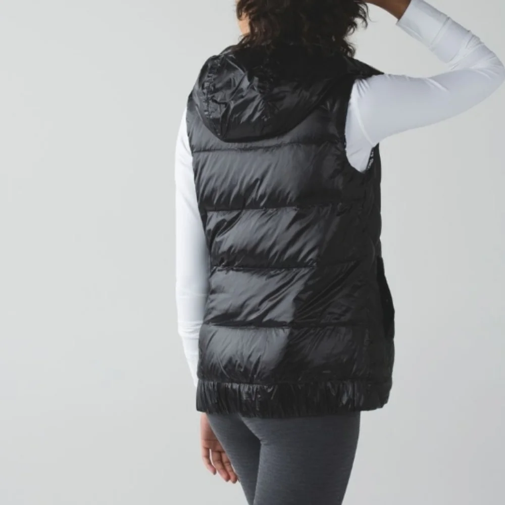 Lululemo The Fluffiest Vest Black/Ziggy Snake Butter Pik Black Sz4 Women‎